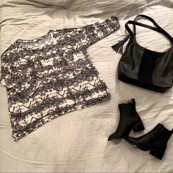 Front of Closet Light Knit Top - Picture 2 of 3